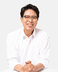 A Picture of Kang Dong-gil                 