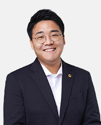 A Picture of Lee Dong-hyun                 